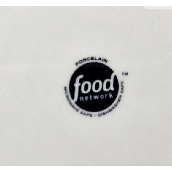 Food Network Porcelain 10" Square Dinner Plates Set 4 Whipped Cream White Bevel - Picture 13 of 13